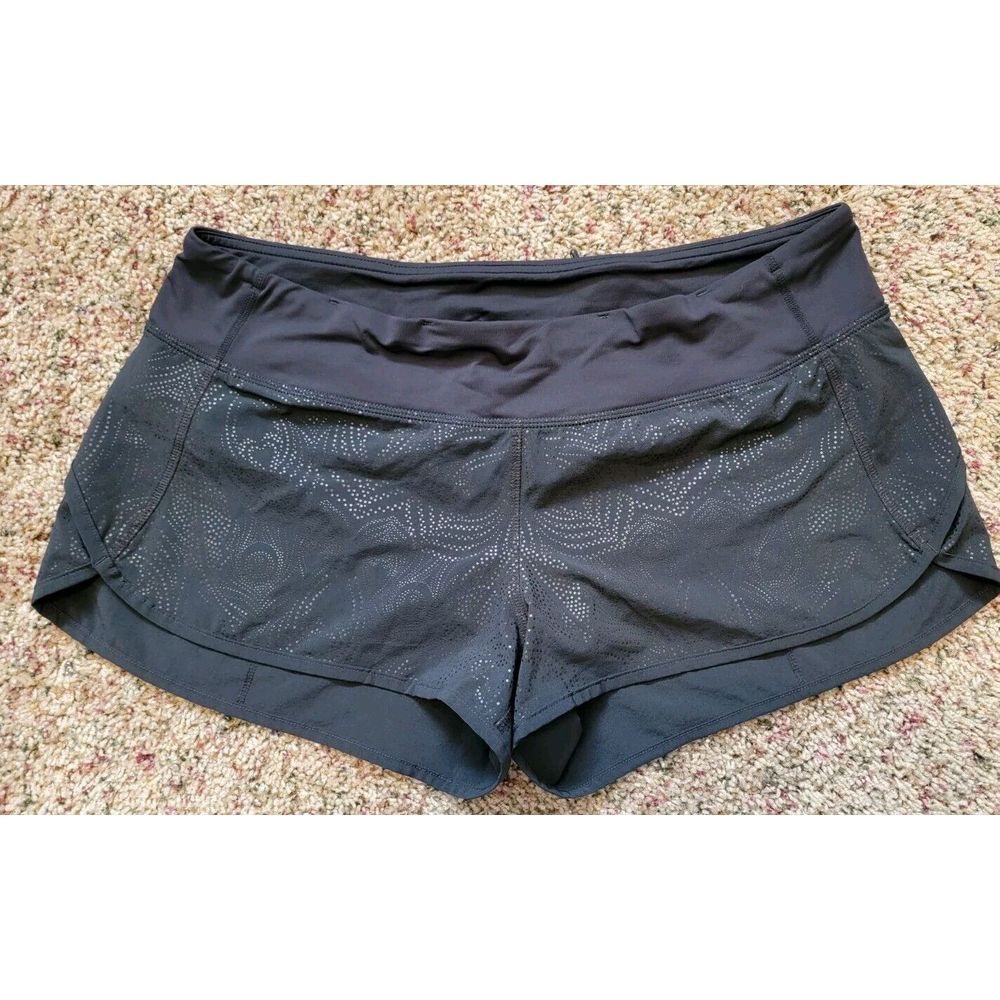 Lululemon  Athletic 10 Speed Short Peacock Lace Black Embossed Feather EUC! Rare